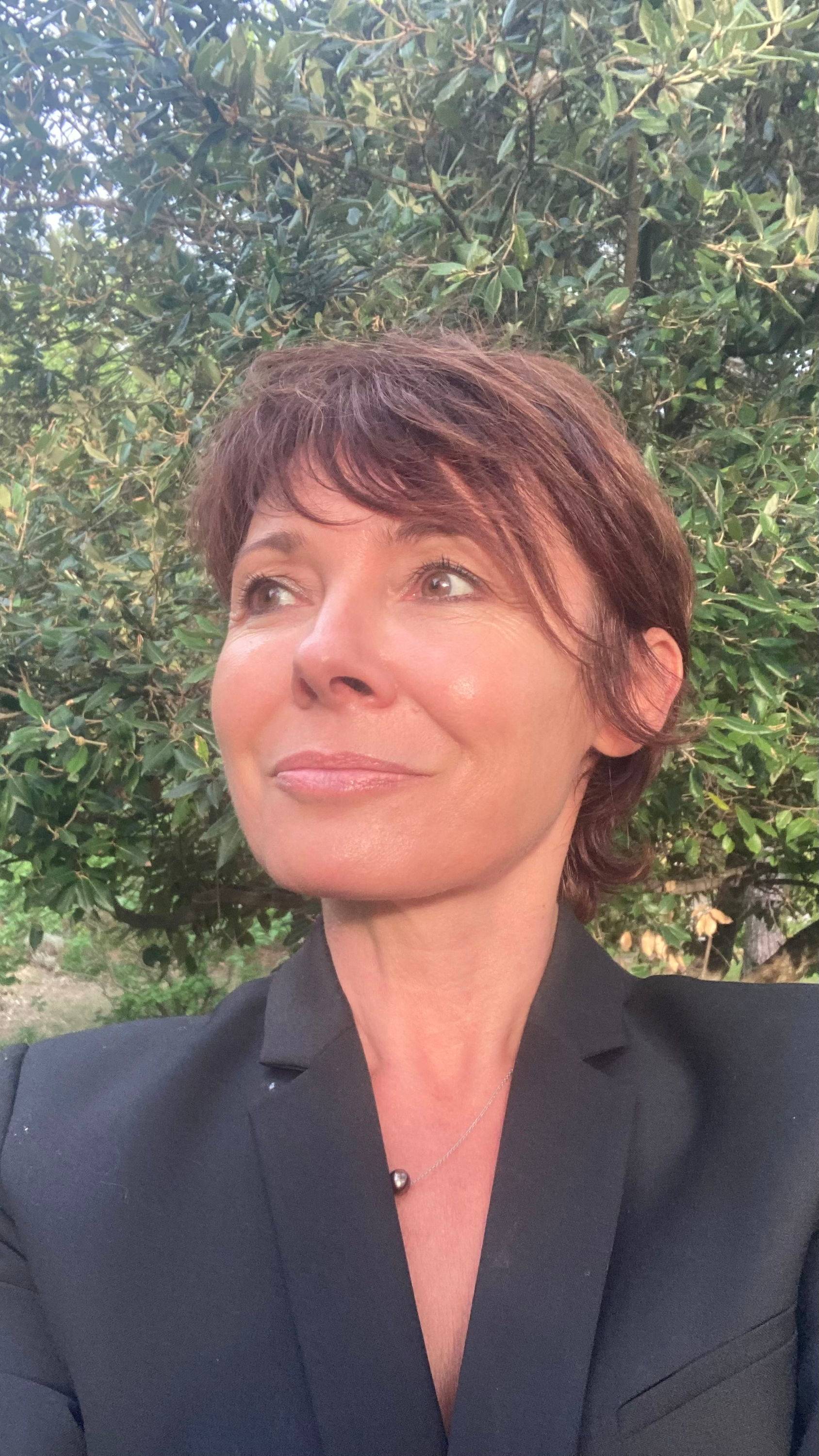 Dame De compagnie propose service
