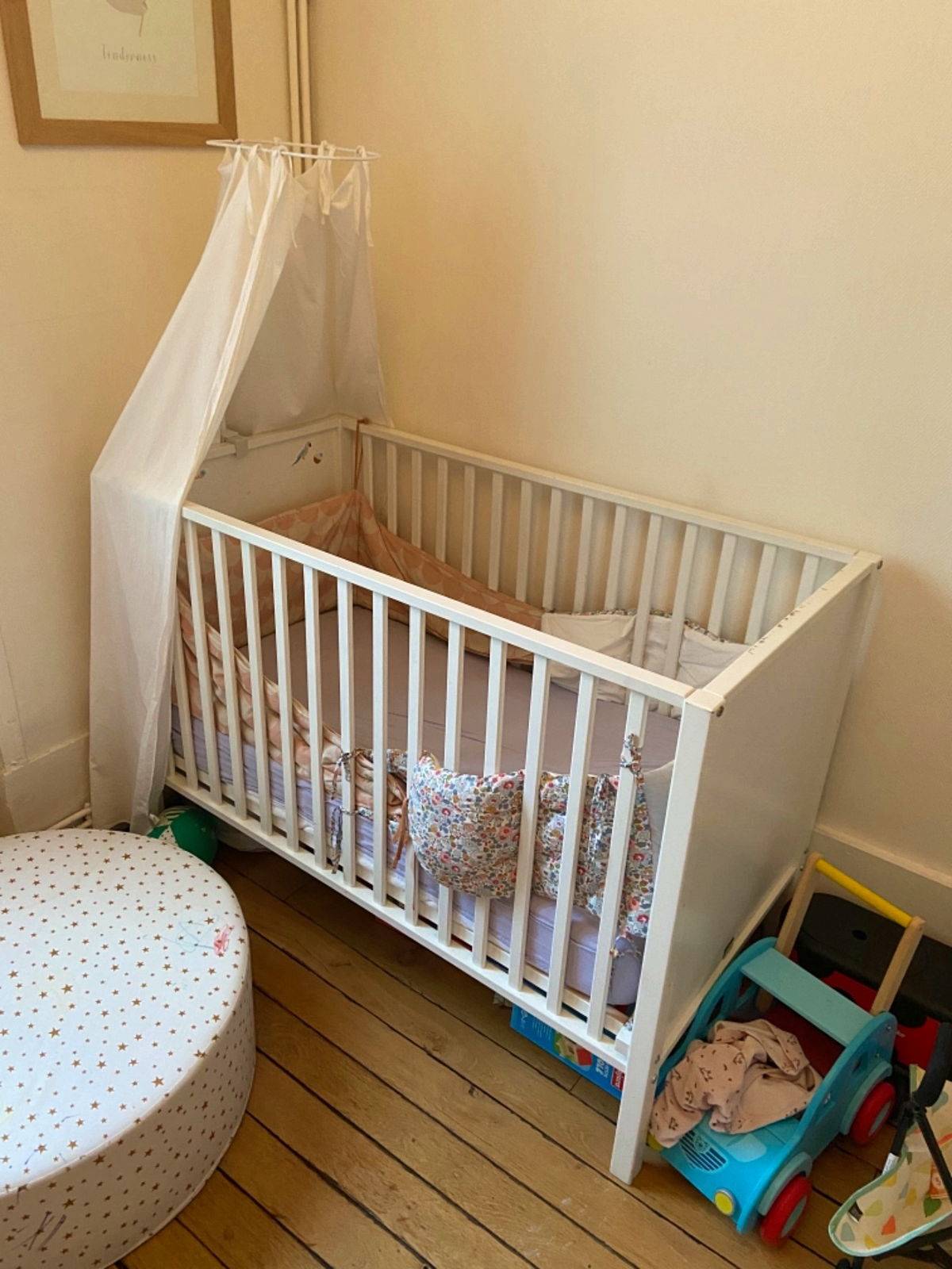 Lit complet pour bébé enfant de 0 à 4 ans avec accessoires - bon état