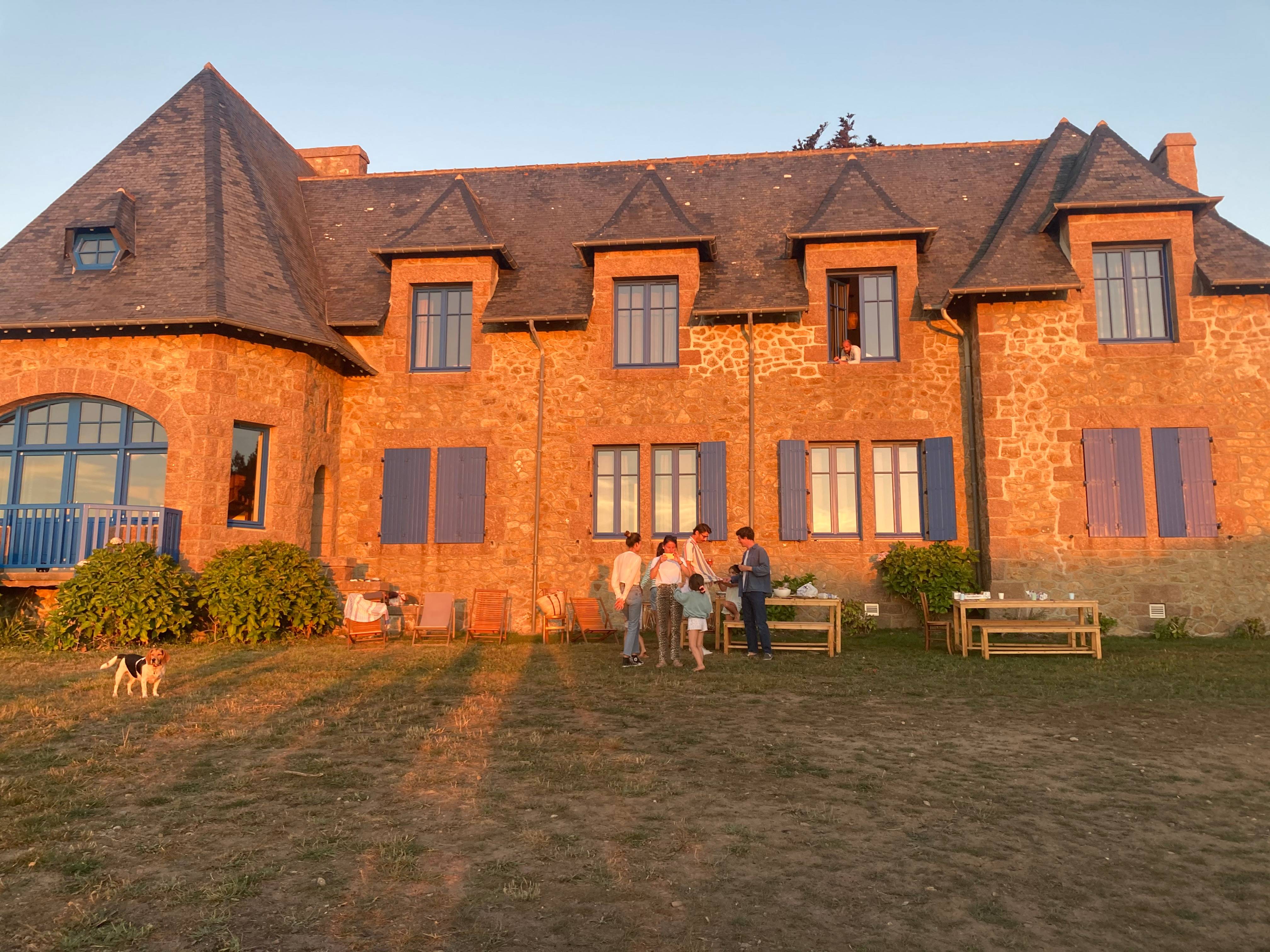 Loue manoir breton tout confort devant la mer, (vue et accès direct à l’eau) - 14 couchages, Penvénan (22)