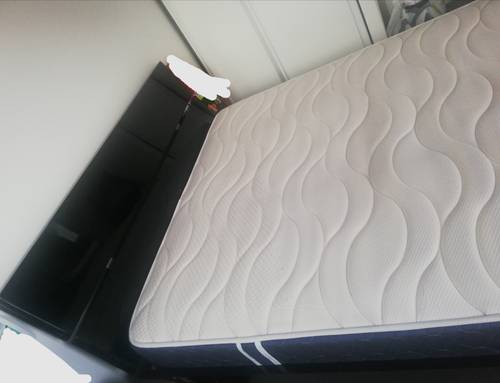 Lit 140 (tête de lit et contour de lit noir laqué)