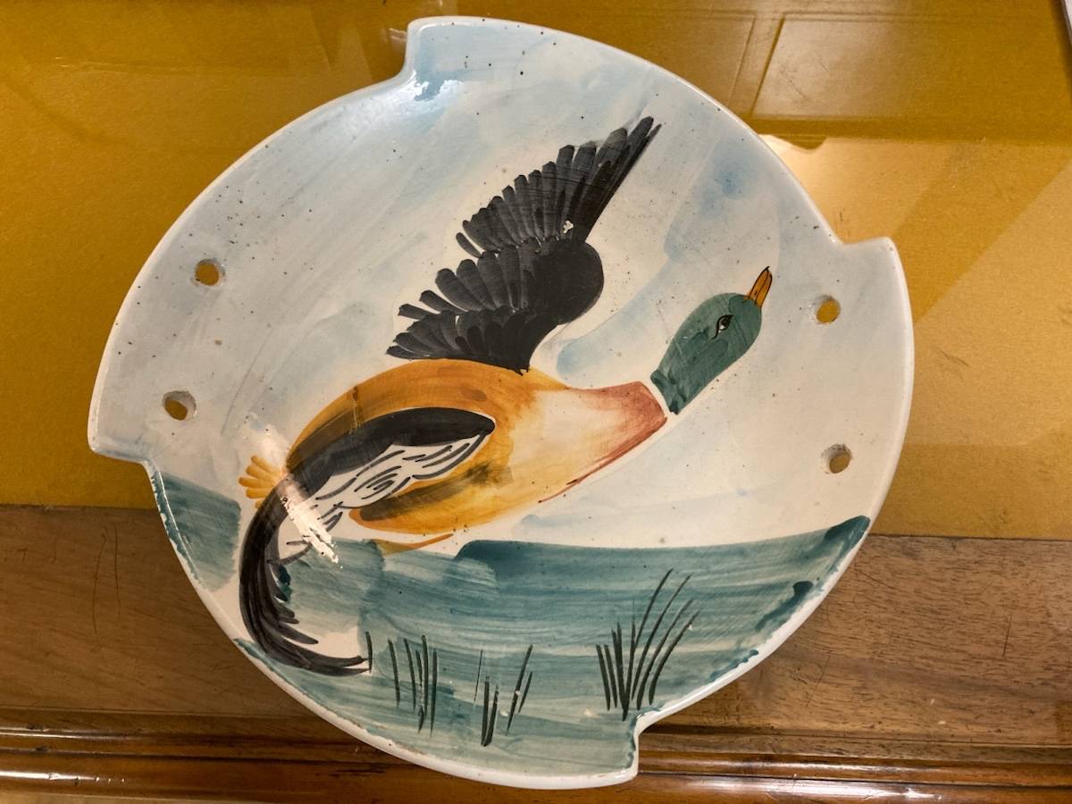 Corbeille en céramique avec envol de canard