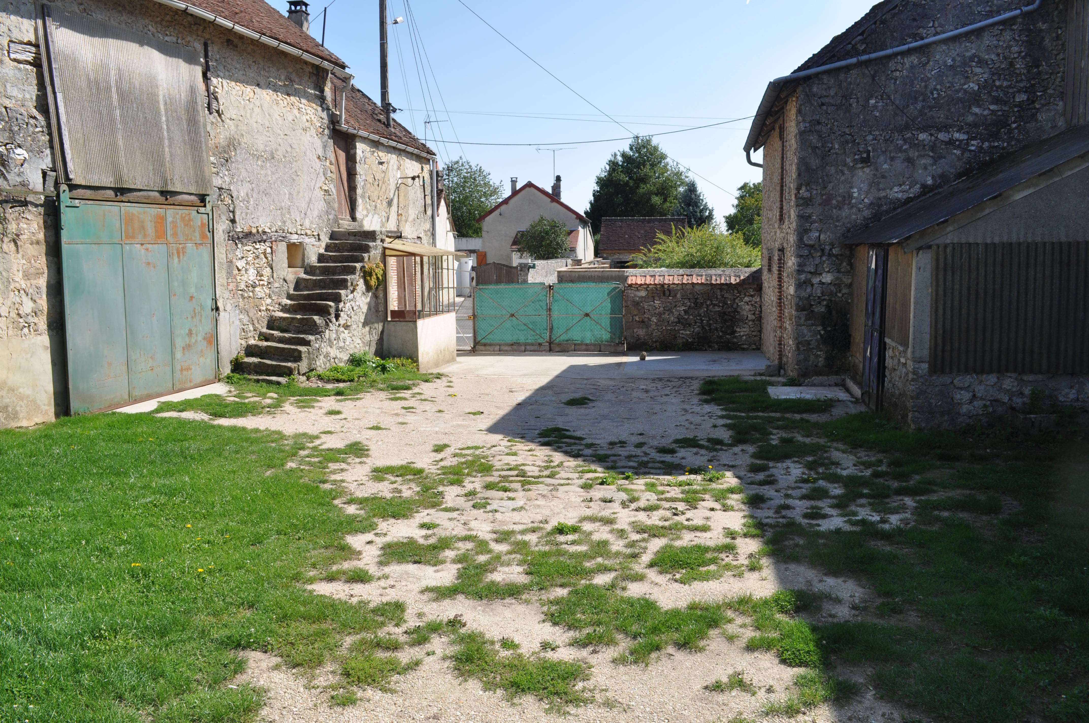 Vends fermette de caractère à réhabiliter en totalité- 240m² - Sourdun (77)