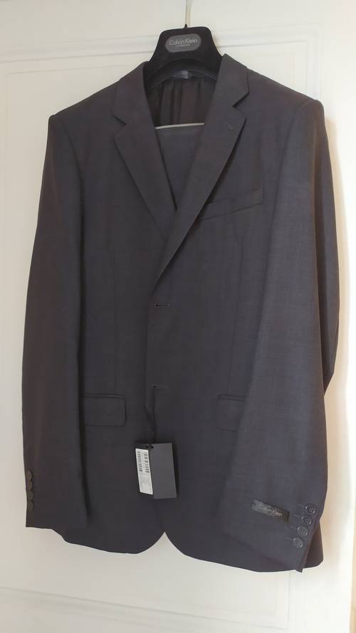 Costume Calvin Klein neuf taille 38
