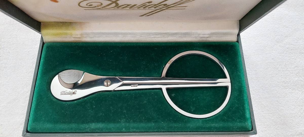 Coupe cigares Davidoff réalisé par Eloi