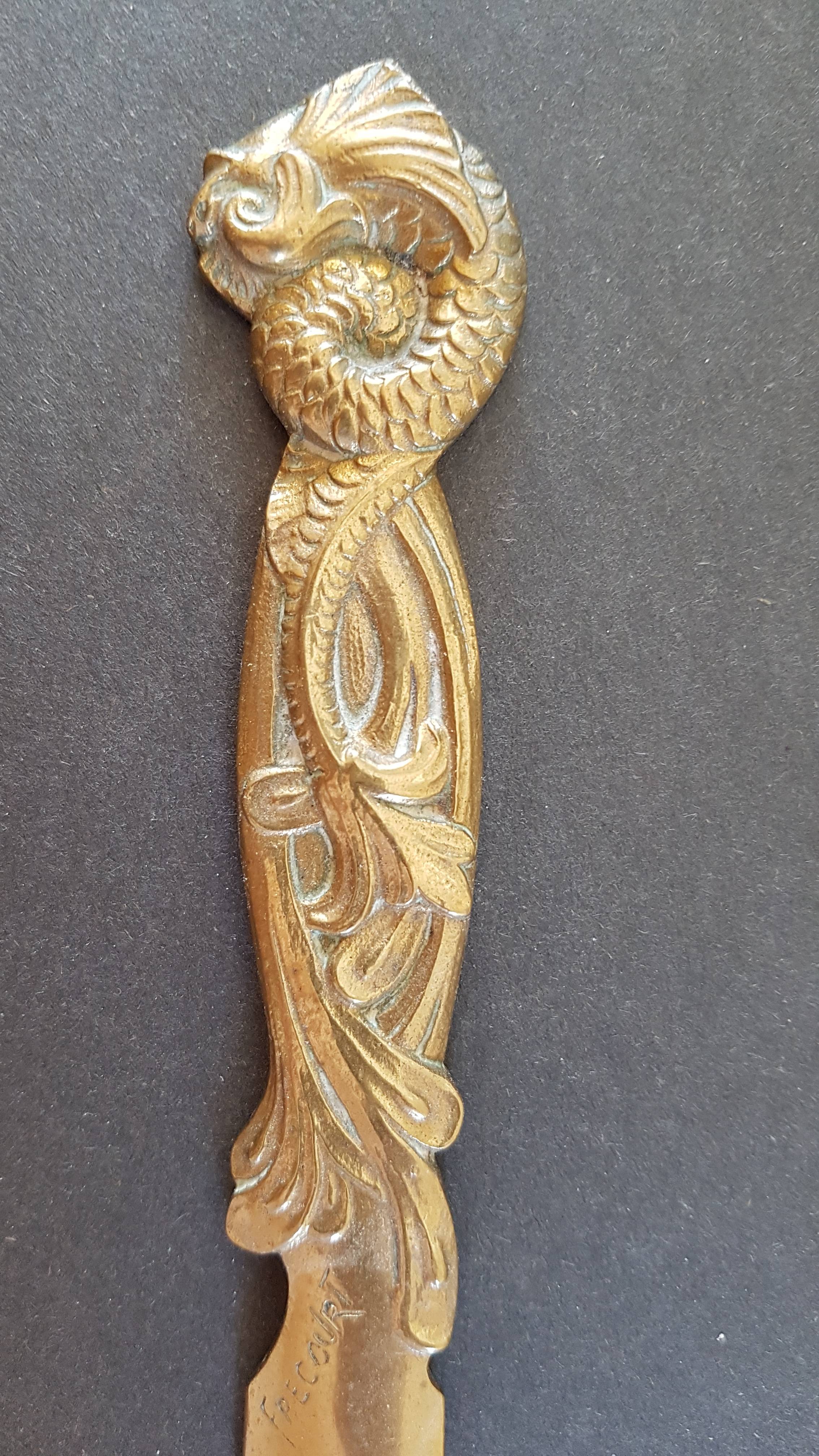 Coupe-papier "art nouveau" en bronze signé