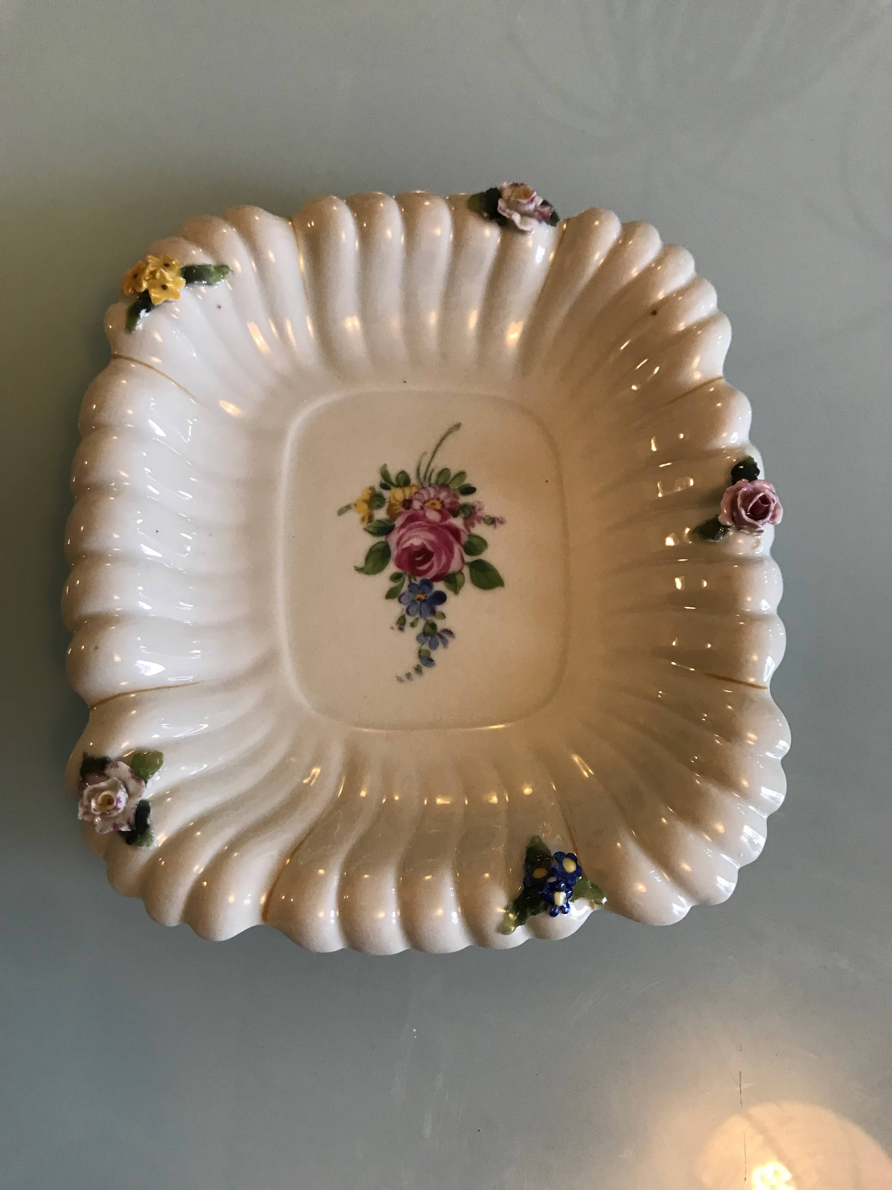 Coupelle en porcelaine à fleurs