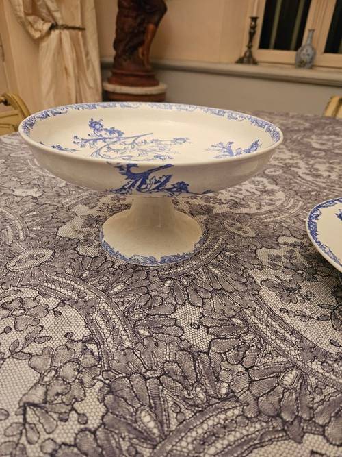 2 coupes sur pied XIXEME, en faïence de J.Vieillard "Datura"