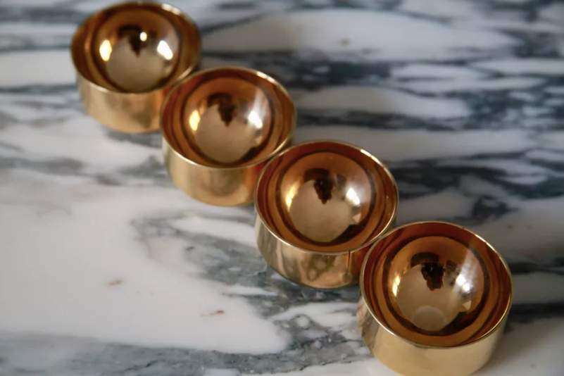Coupes en laiton doré à l’or fin 24 carat. Pierre forsell pour Skultuna