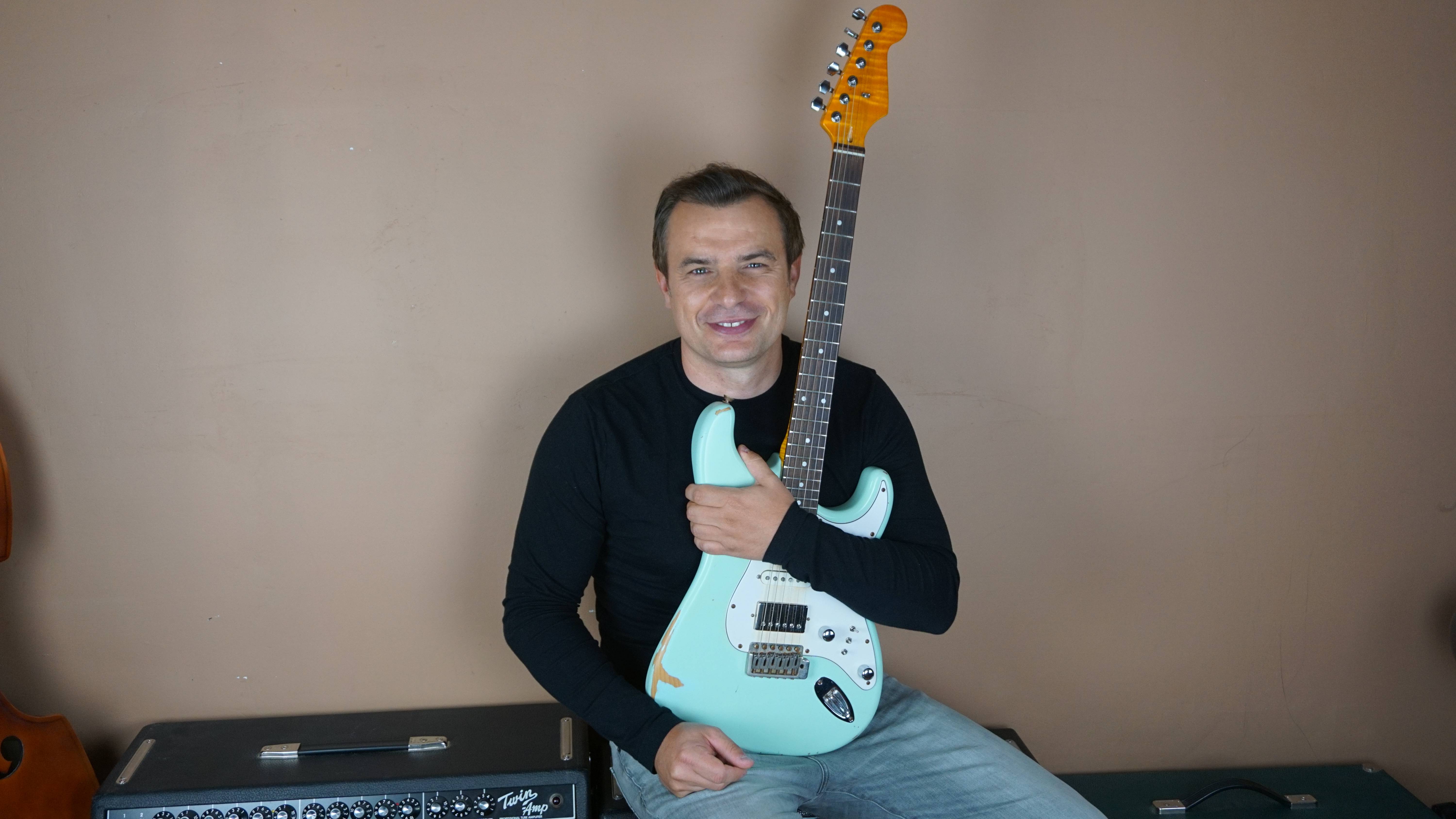 Propose, Cours de guitare, basse, ukulélé, solfège et harmonie on Gens de Confiance