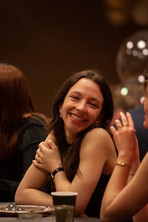 Ancienne élève de prépa propose cours particuliers / aide aux devoirs (maths, ses, anglais…)