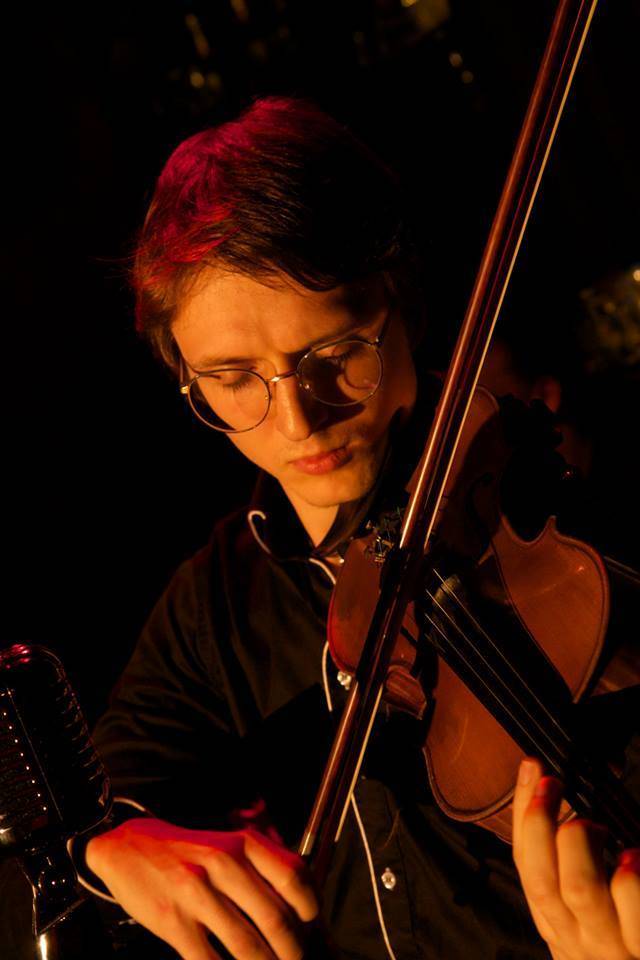 Propose cours de violon grand débutant débutant intermédiaire on Gens de Confiance