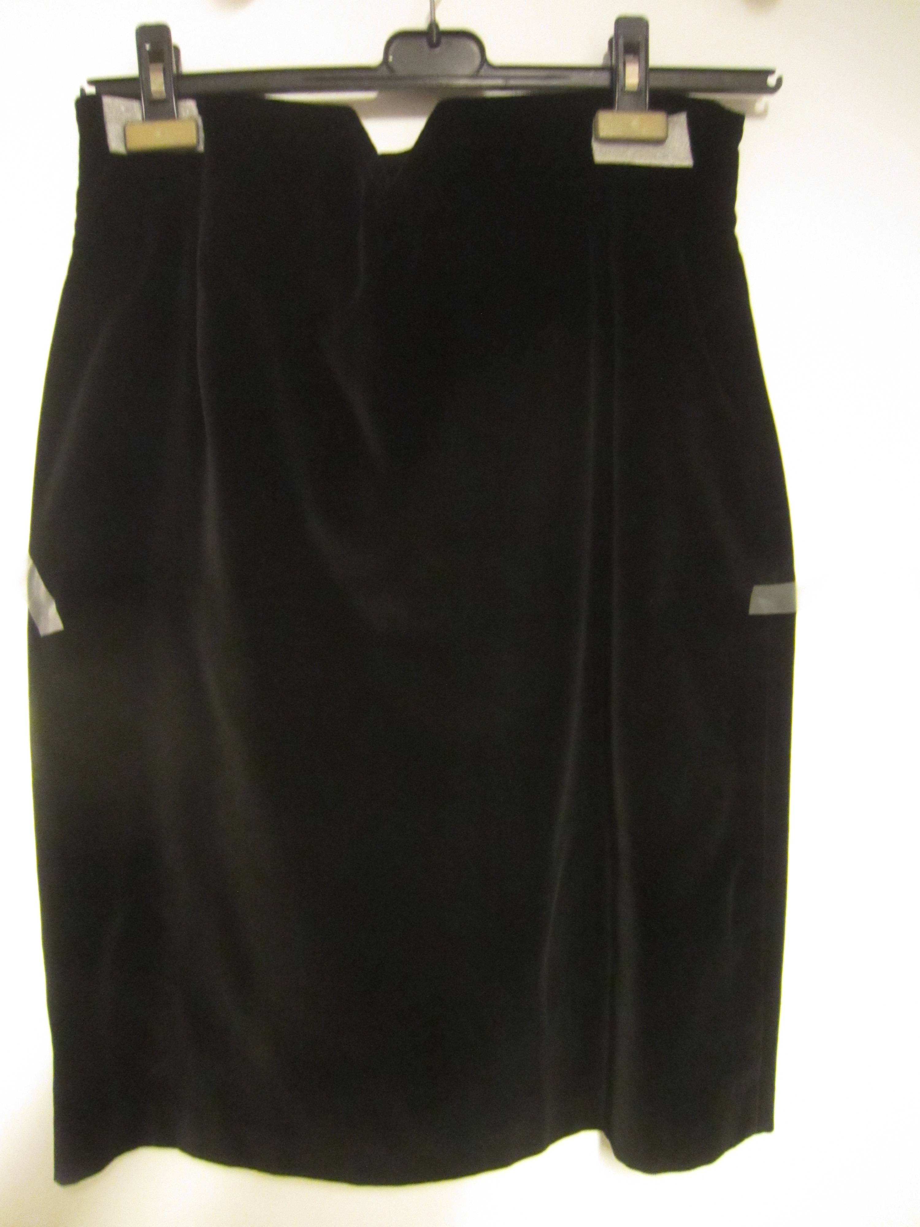 Vends jupe courte de marque vintage en velours noir - Taille L