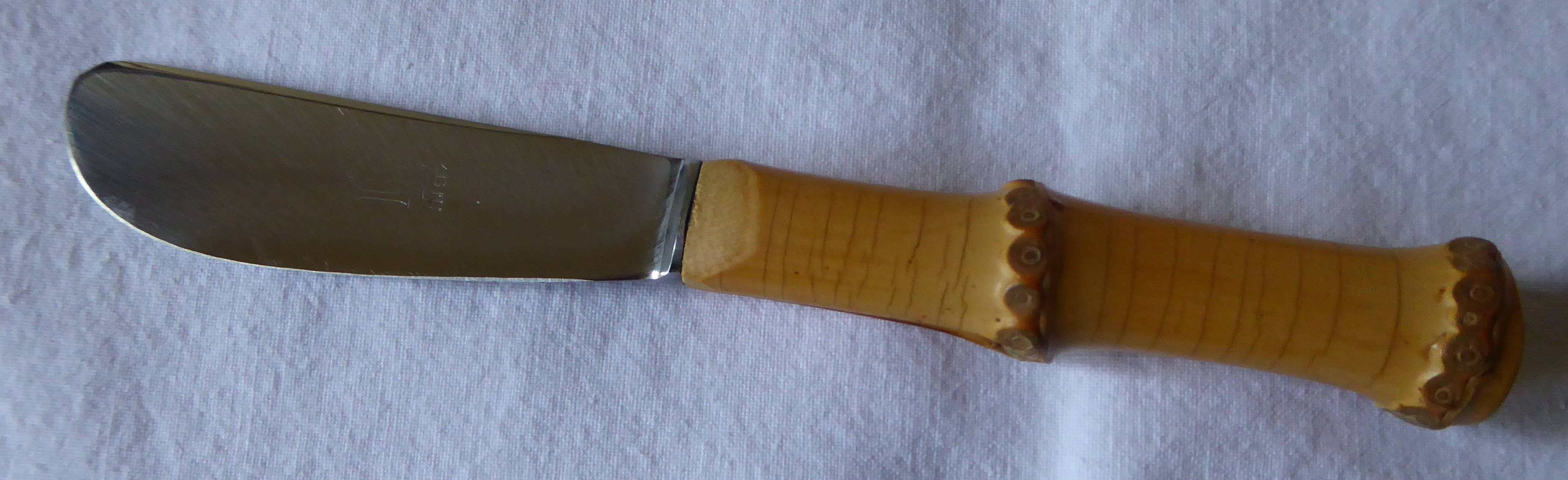Couteau à beurre vintage lame inox et manche en véritable Bambou
