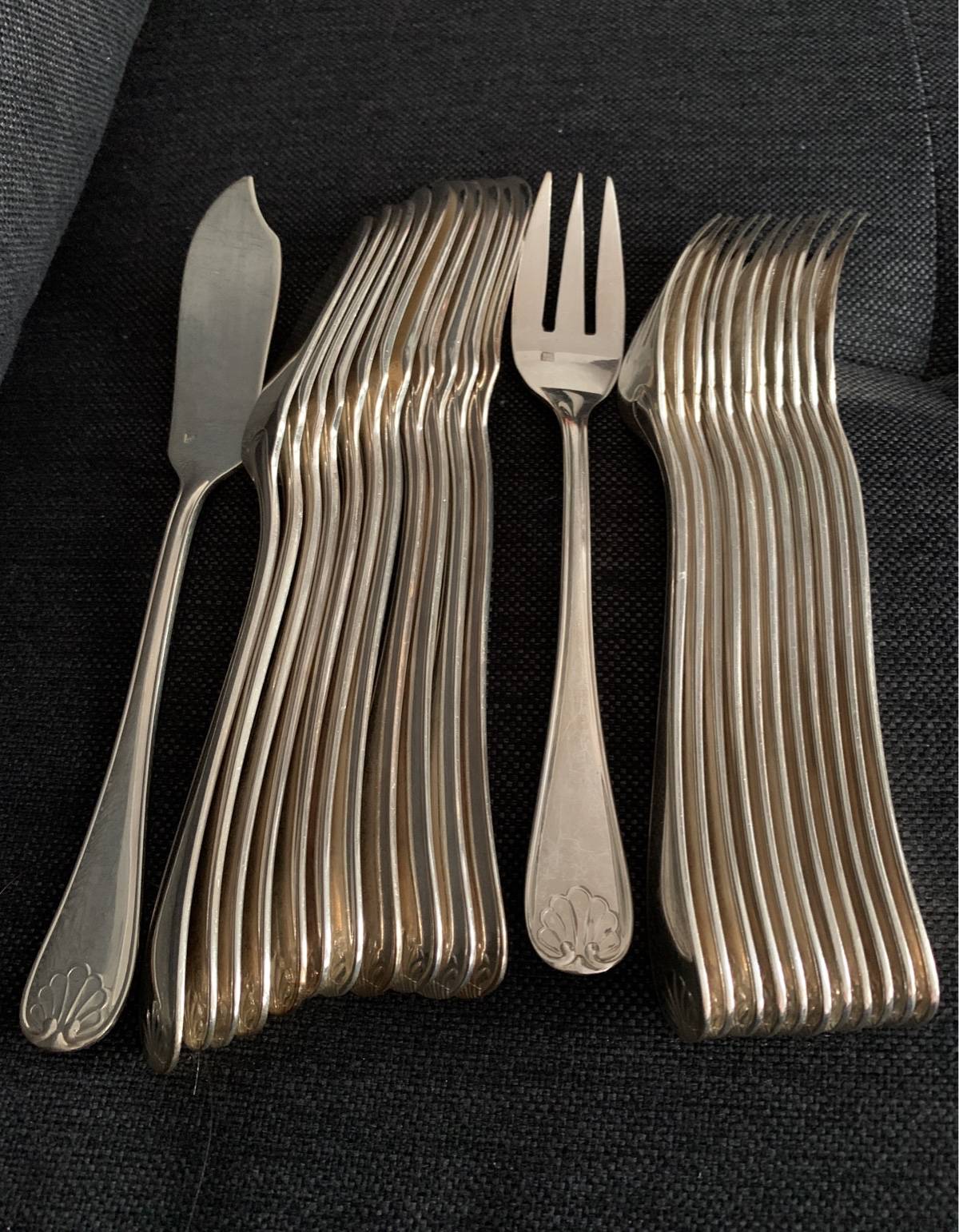 Couverts de service à Poissons style Louis XVI en argent
