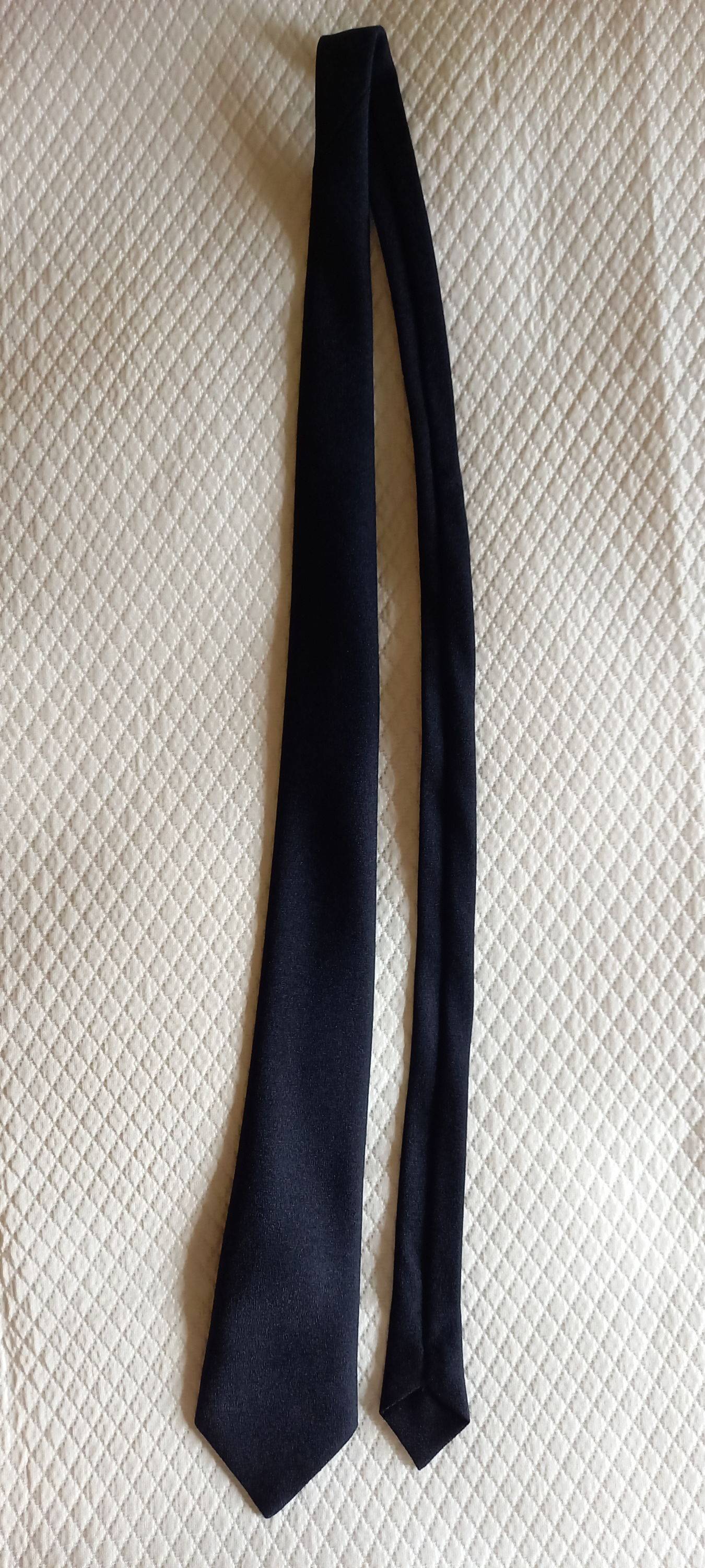 Vends cravate polyester noire - Taille M