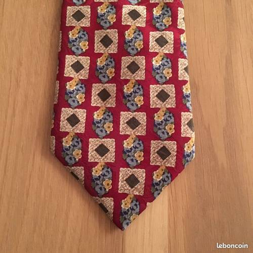 Cravate rouge à motifs John Fields en soie