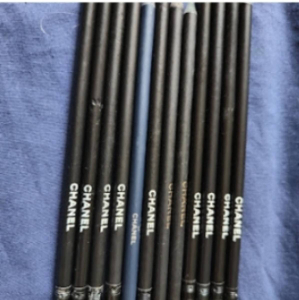 Vends lot de 12 crayons papiers marque