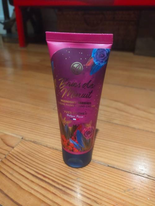 Vends crème mains Yves Rocher Baies de Minuit parfum fruits rouges 75ml neuve