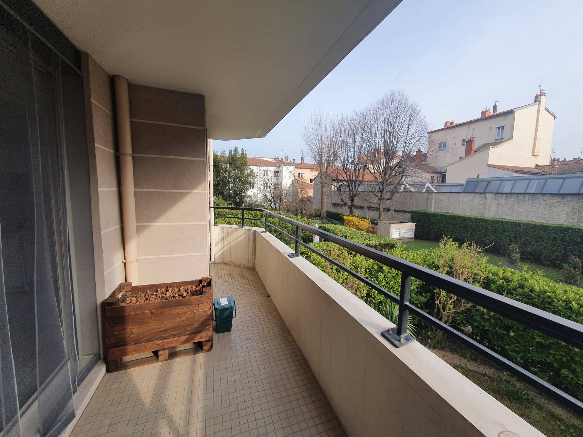 Loue appartement 50m² Lyon Croix Rousse plein sud sur jardin