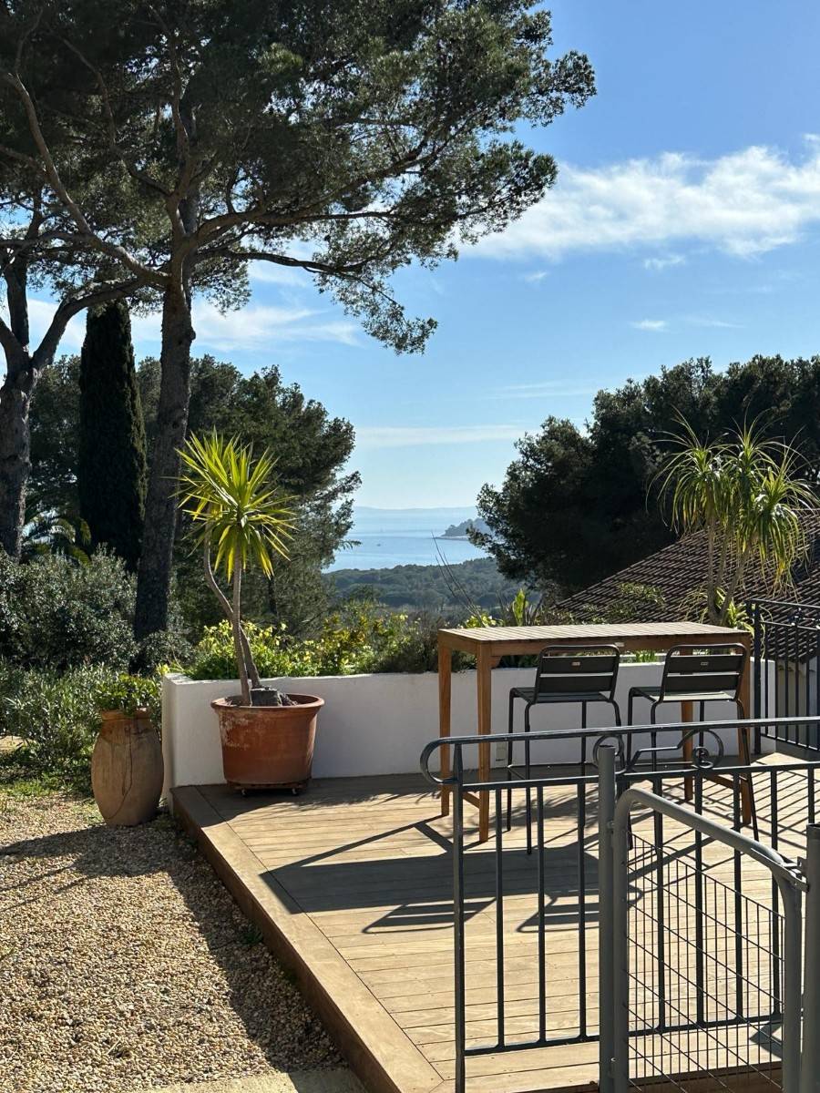 Loue villa vue mer, proche plage du Débarquement - 5 chambres, 10 couchages - La Croix-Valmer (83)