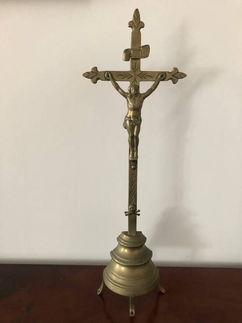 Crucifix ancien en laiton