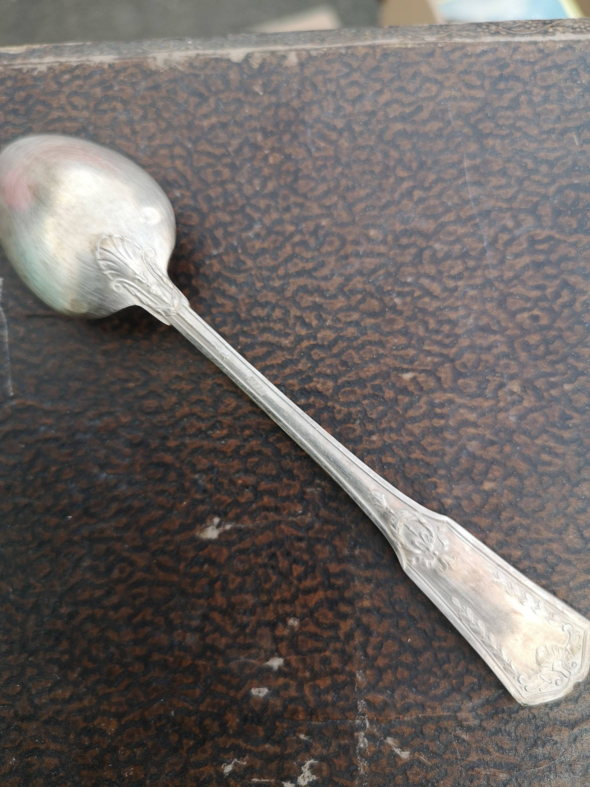Cuillères à dessert en argent