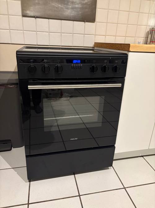Cuisinière induction très bon état