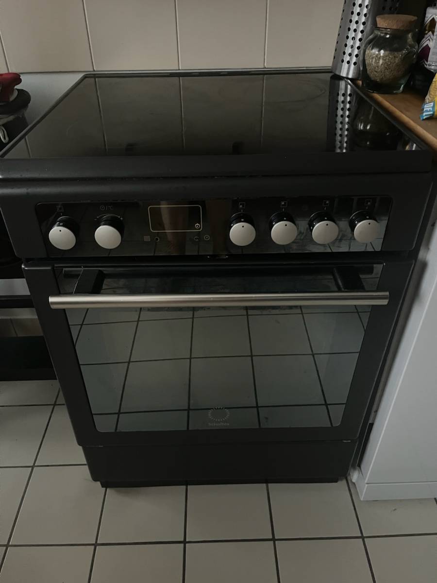 Cuisinière vitrocéramique et four à chaleur tournante SHÖLTES