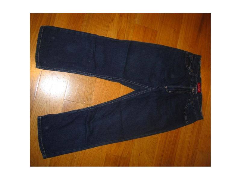 Vends Pantacourt LOGG bleu marine taille 38