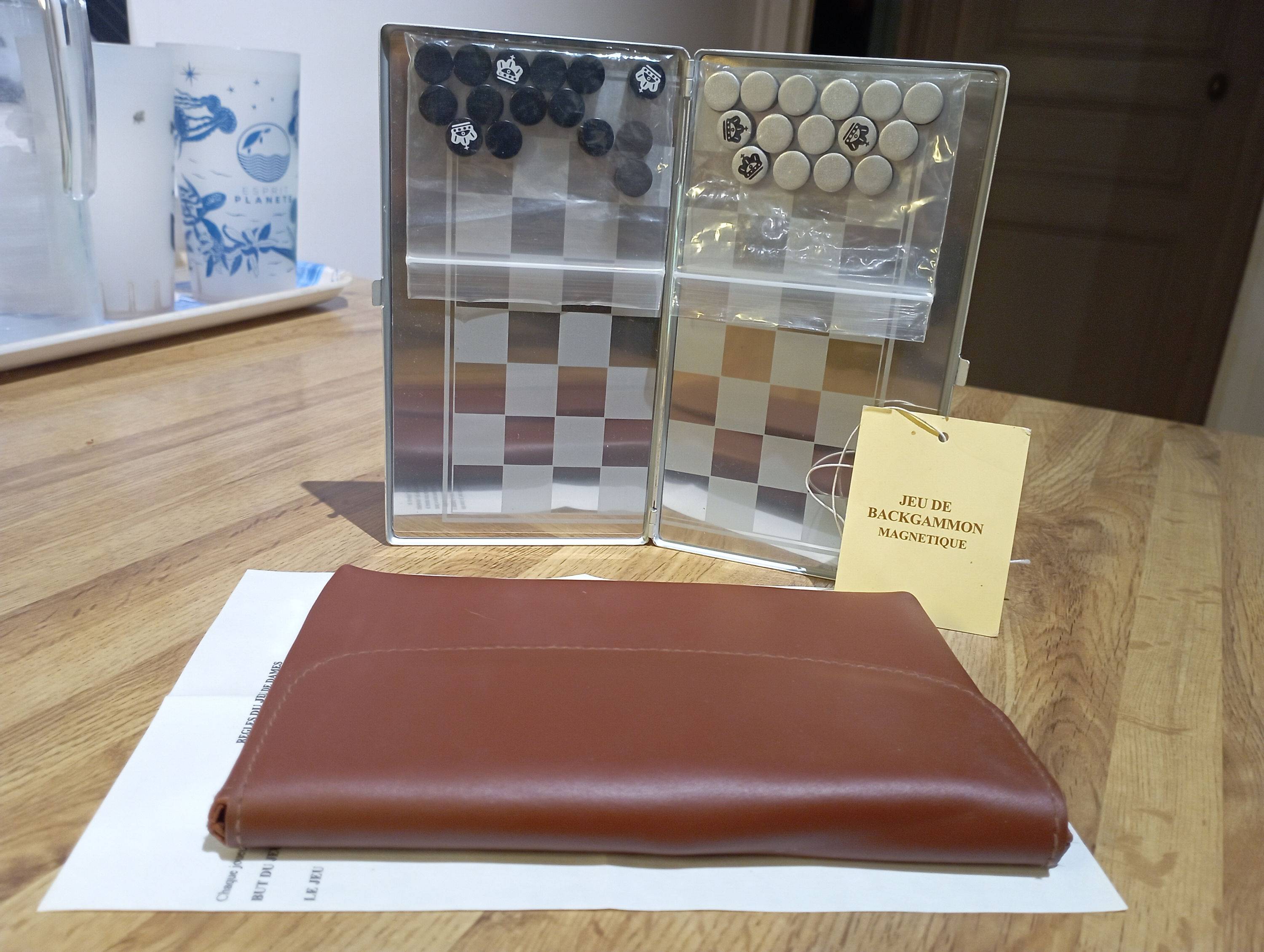 Vends jeu de dames magnétique de voyage