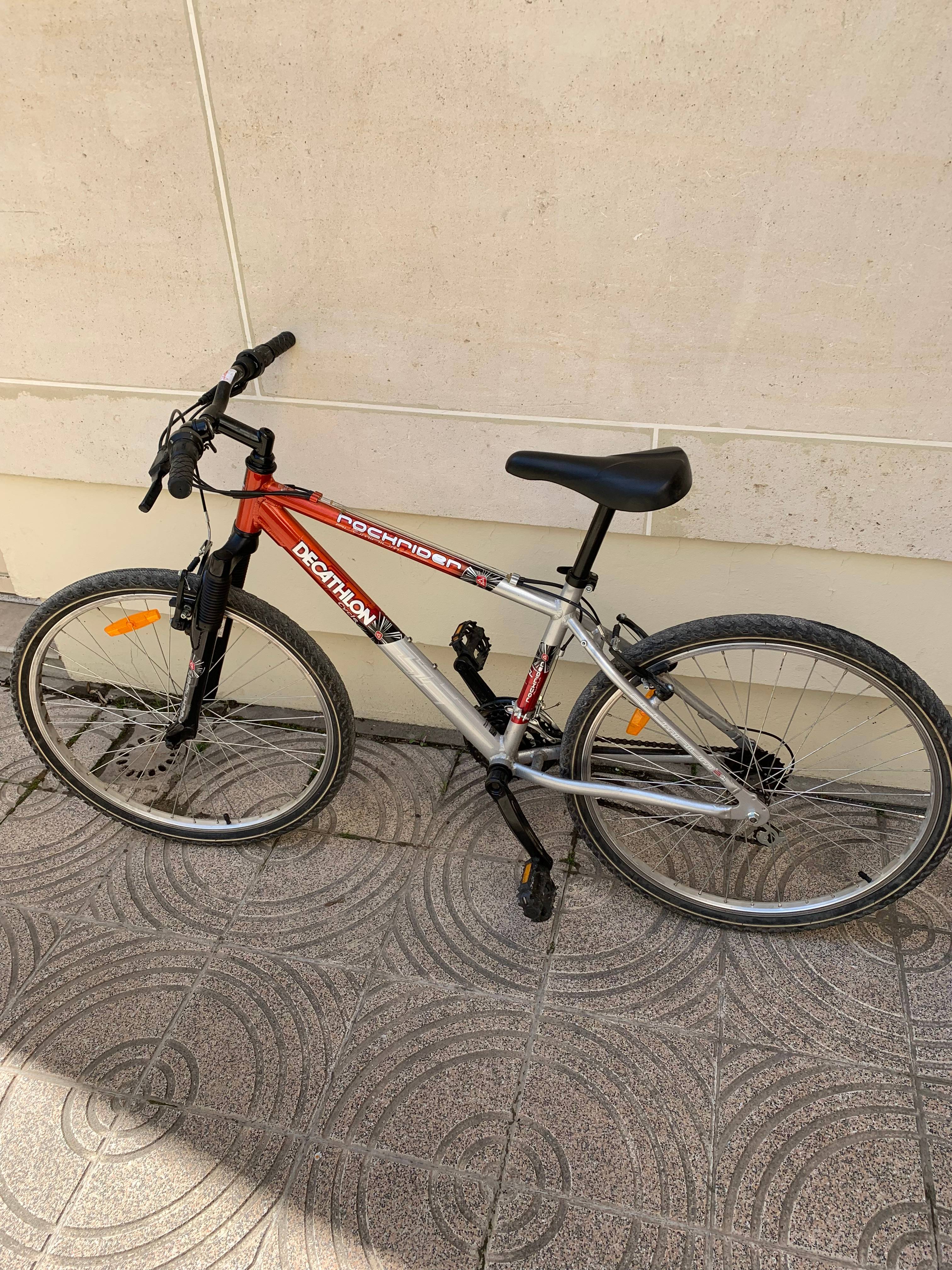 Vélo VTT Décathlon rockrider très bon état sur Gens de Confiance