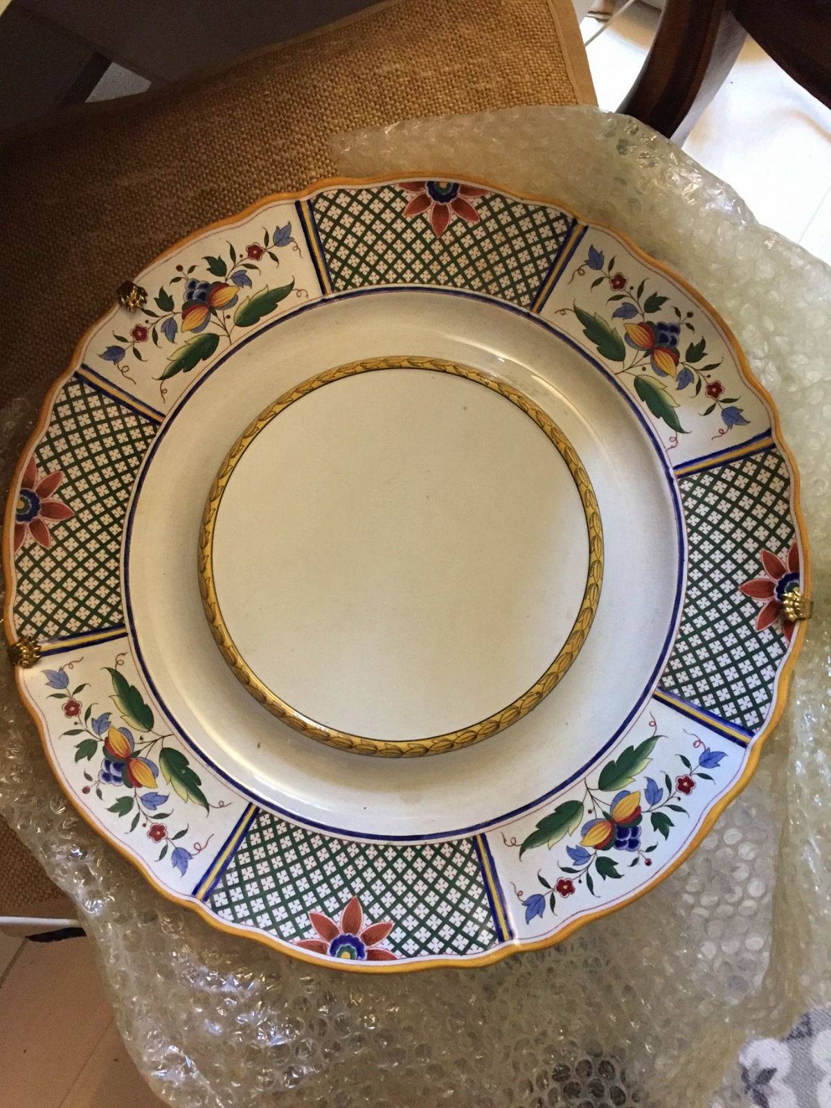 Plat decoratif faience de montmorency
