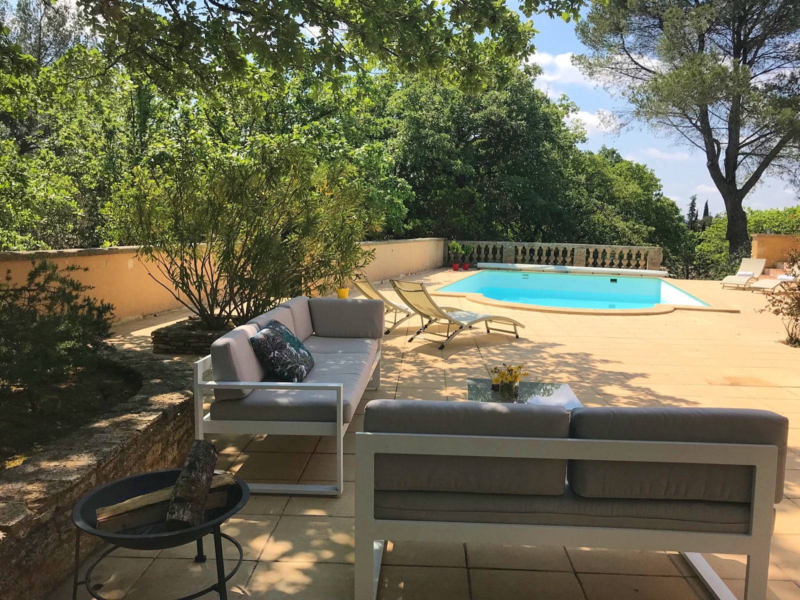Loue villa familiale avec piscine chauffée - 20 couchages - Proche Uzès - Castillon-du-Gard (30)