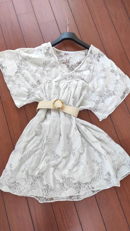 Robe dentelle beige taille unique neuve