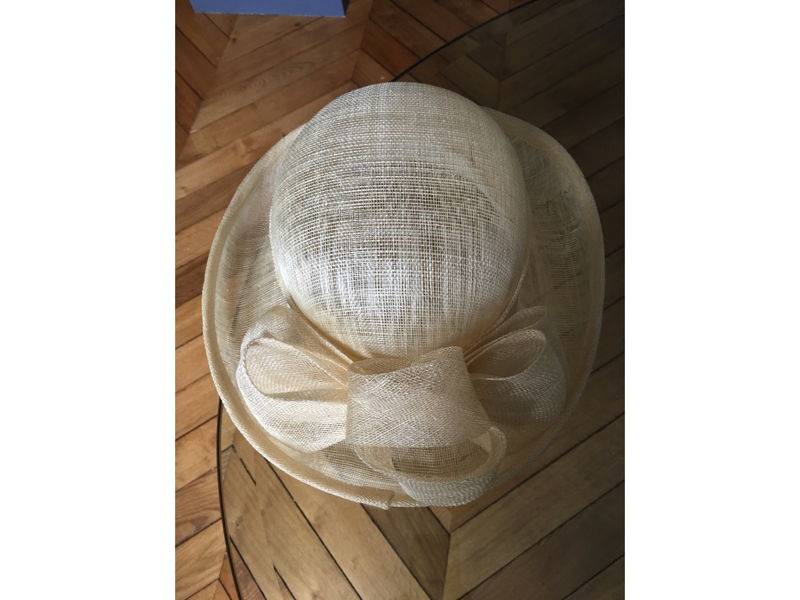 Vends chapeau mariage ivoire avec noeud