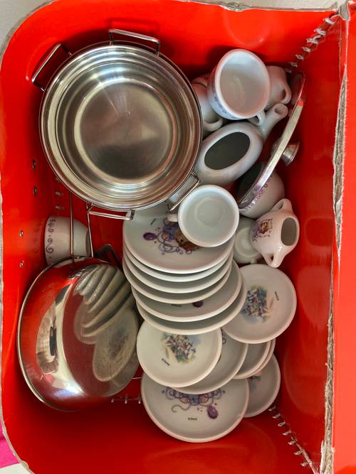 Lot de dînette porcelaine