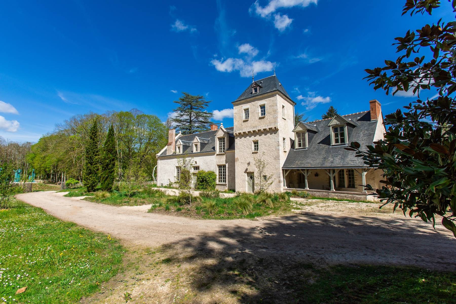 Propose domaine du Château de Conon. Un écrin de prestige pour vos événements d’exception