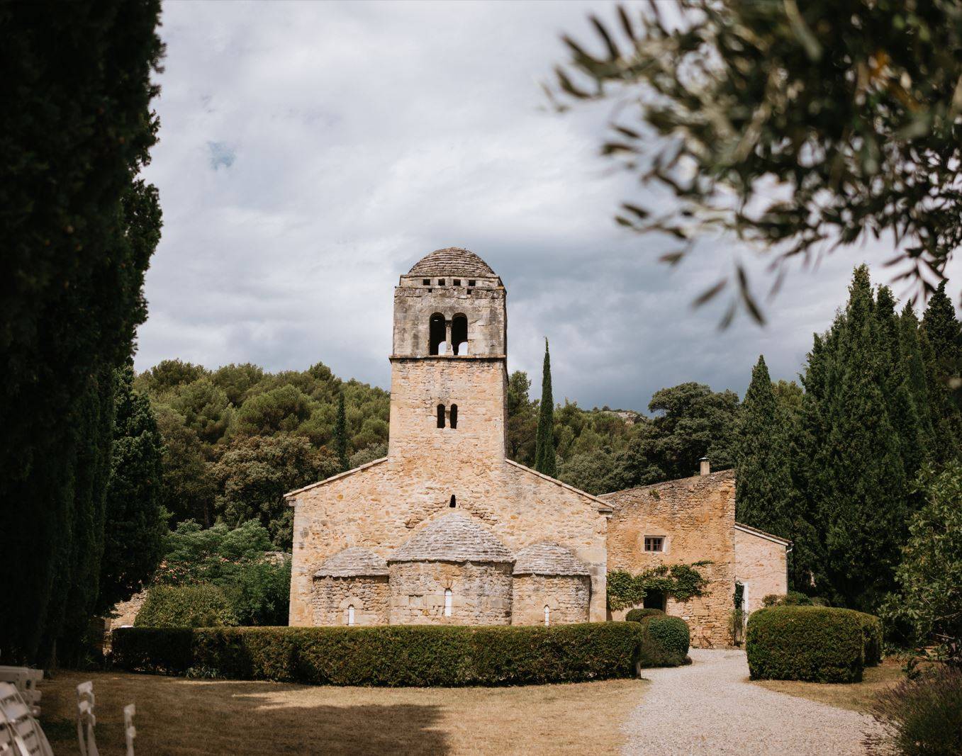Loue site d’exception mariage Provence - maison de famille atypique pour vos événements privés Bédoin (84)