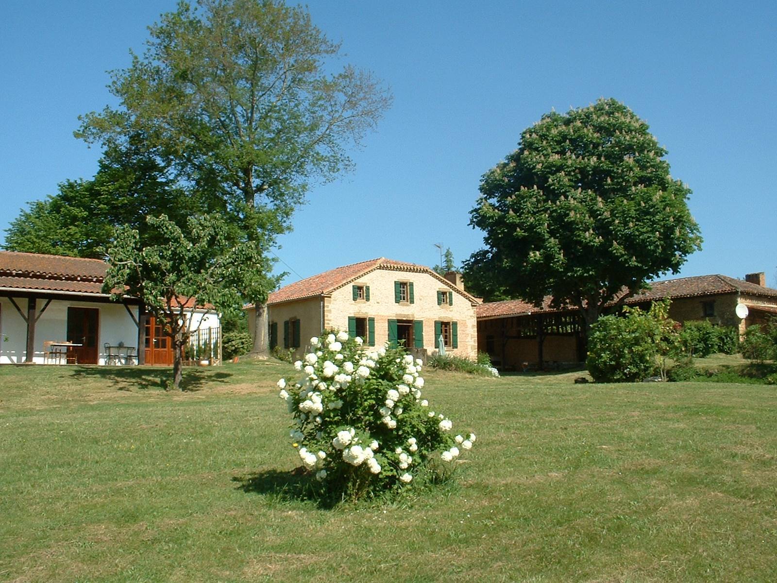 Vends Domaine avec maison de maitre 220m² et 4 gites classés 3 étoiles - 12 chambres, Panjas (32)