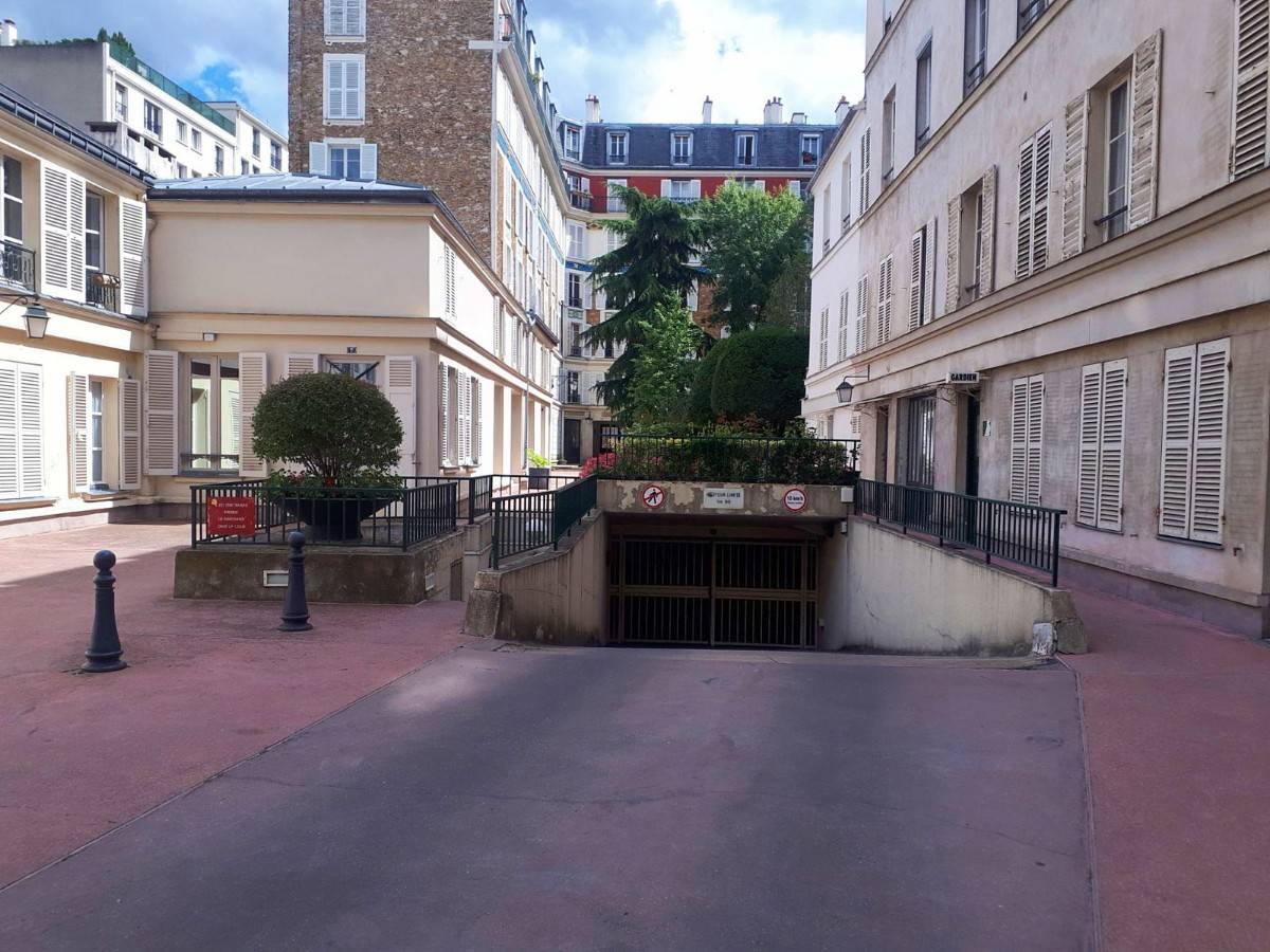Loue parking 15m²