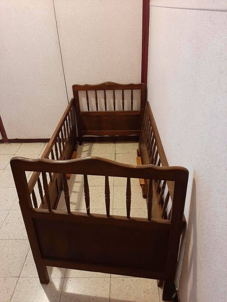 Donne Lit Bebe En Bois Sur Gens De Confiance