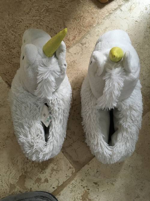 Donne chaussons licorne P26-27