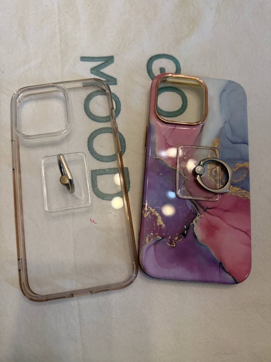 Donne 2 coques iPhone 14 Pro Max