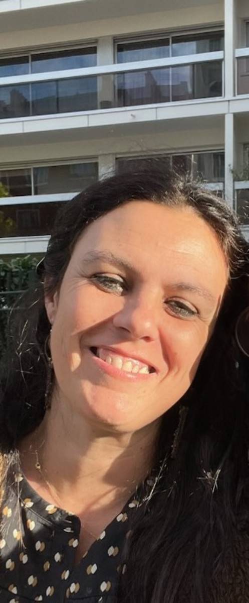 Enseignante expérimentée et très passionnée donne cours de mathématiques