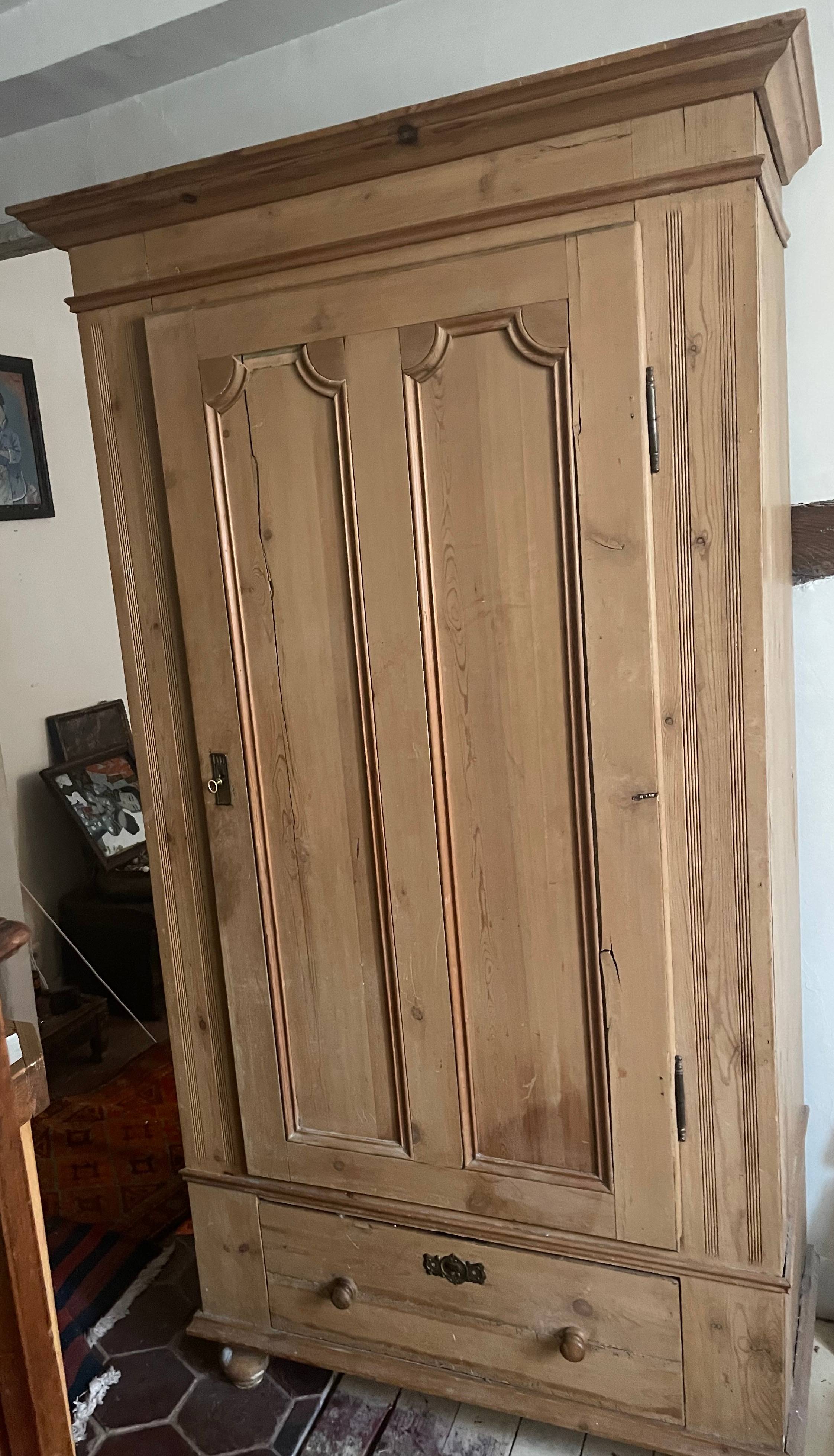 A donner, armoire anglaise sur Gens de Confiance