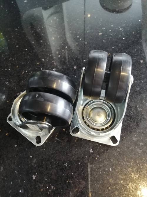 Double roues pivotantes
