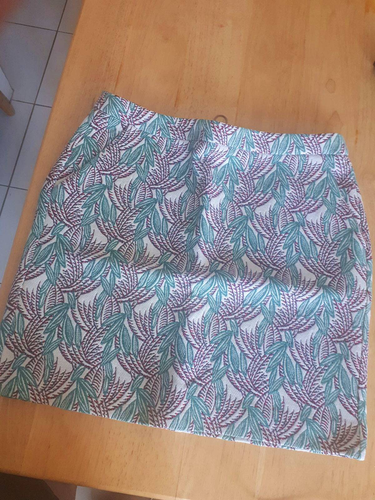 Vends une jupe droite Taille 38 Promod