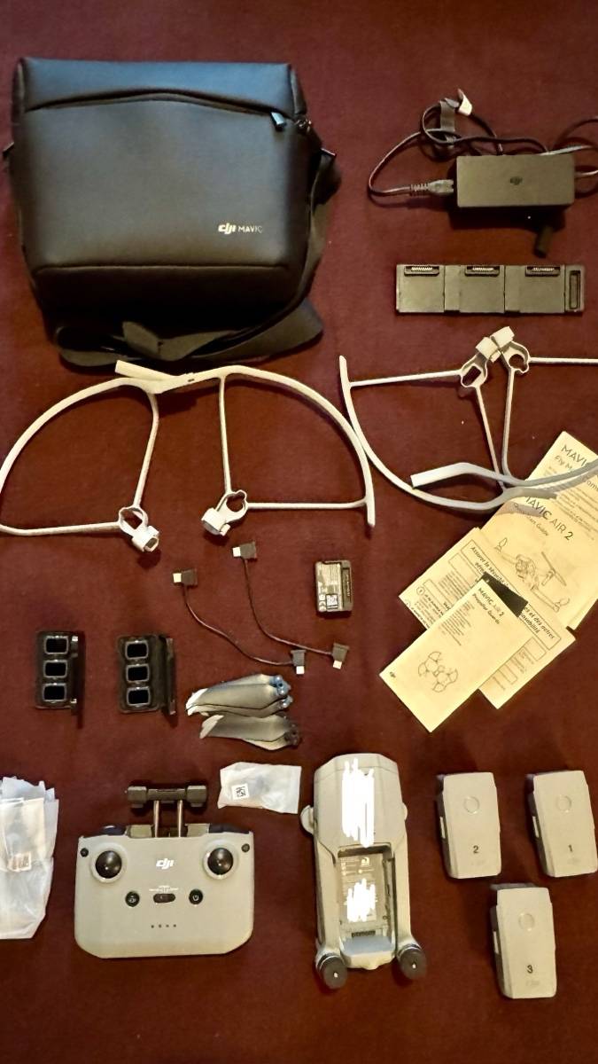 Vends drone DJI Mavic Air 2 - pack Fly More + accessoires
