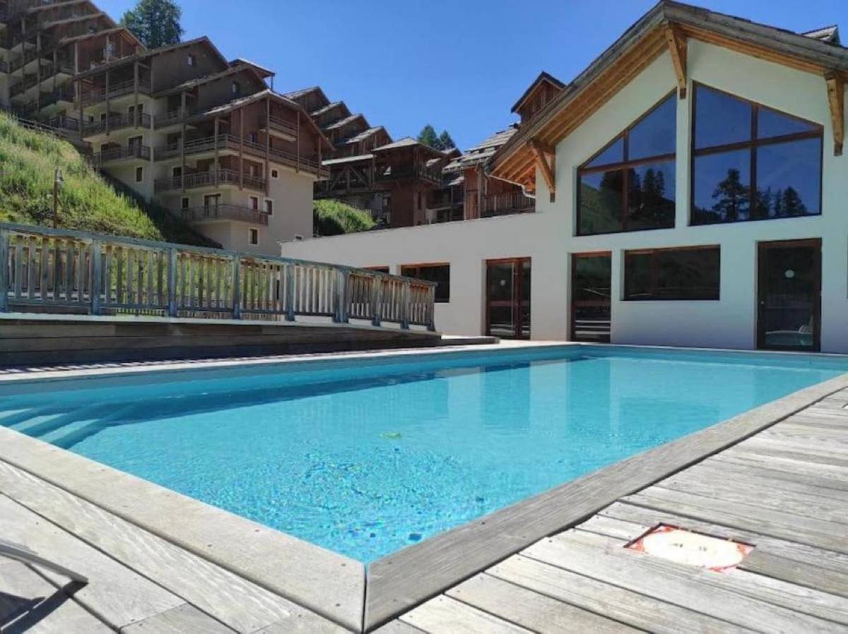Loue T4 duplex récent à Vars les Claux au pied des pistes
