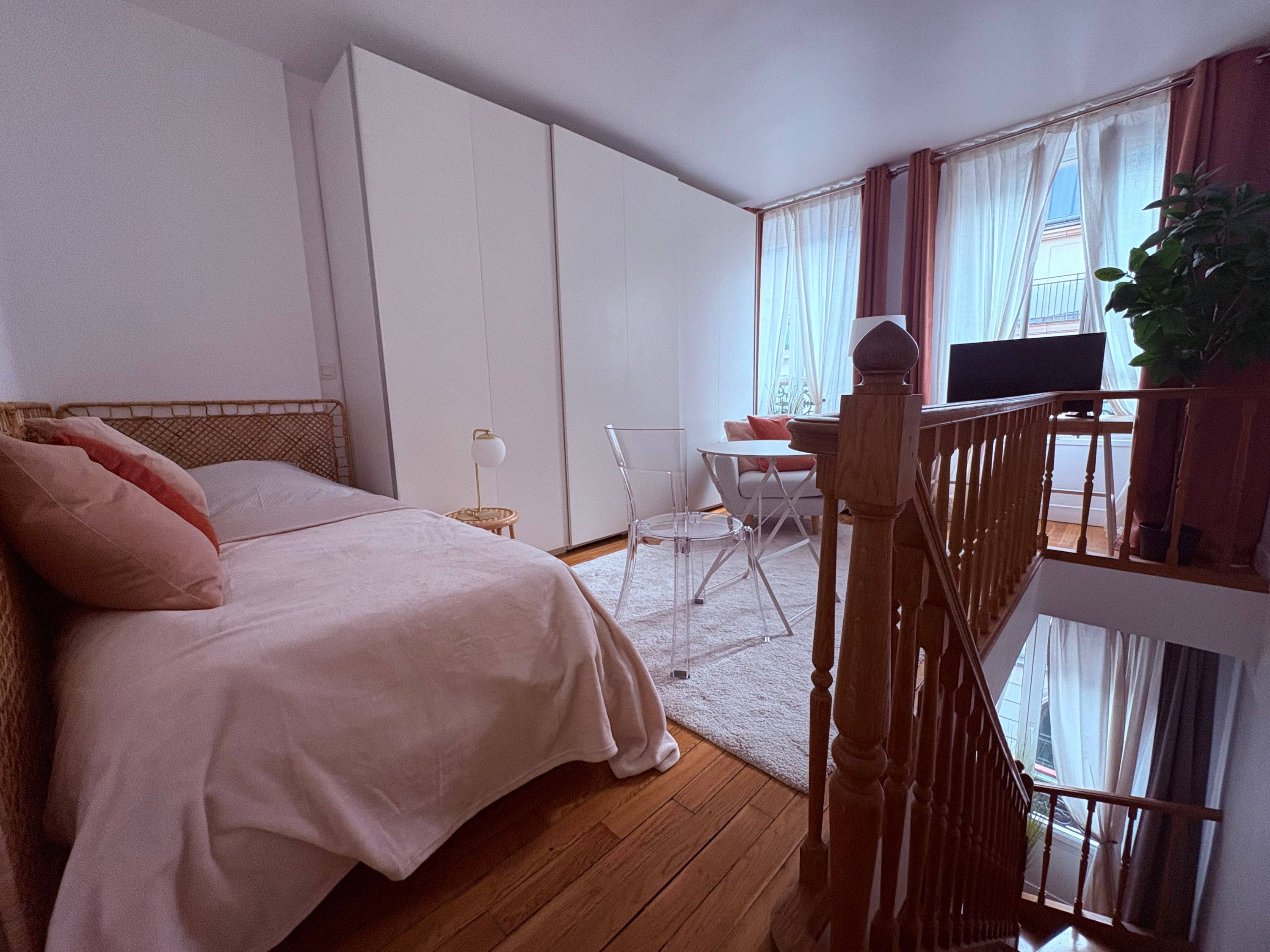 Loue appartement 90m² duplex 2 chambres pour personne habitant en province et travaillant à Paris